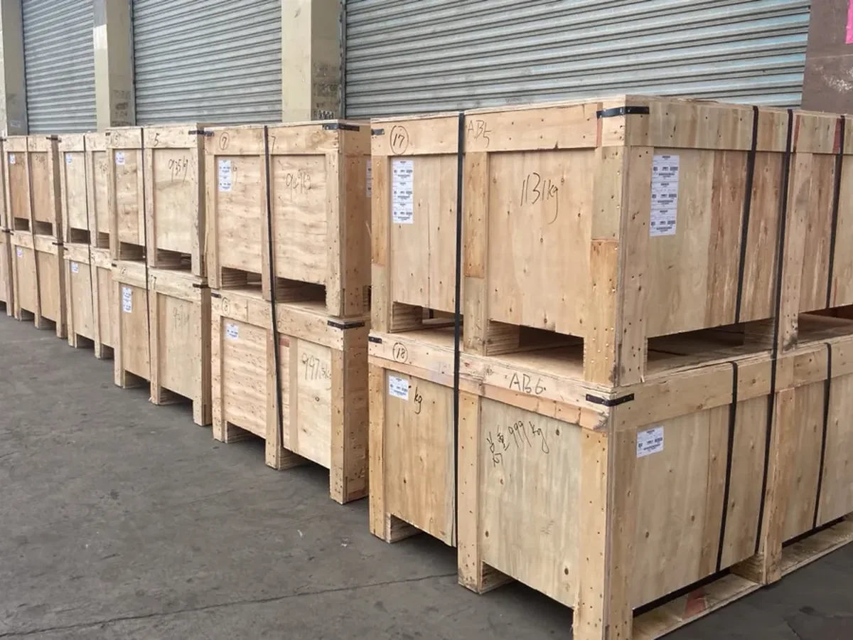 Деревянные ящики с пружинами для ворот готовы к экспортной отгрузке